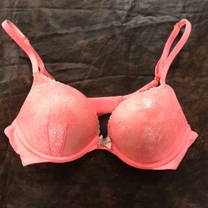 Body by Victoria push up 34B NWOT